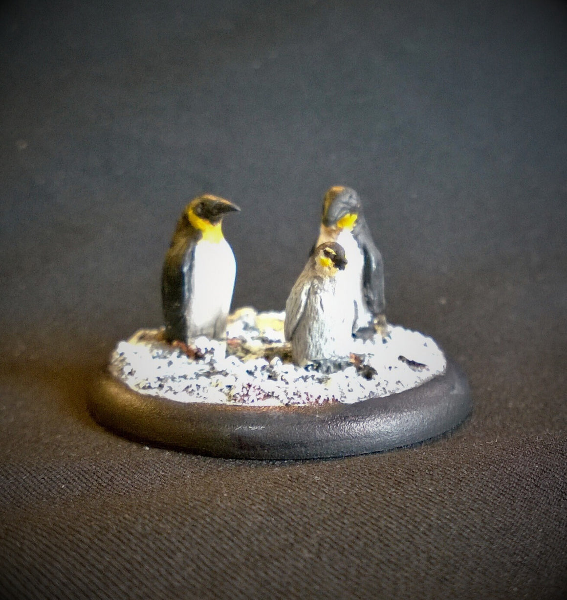 AA118 Penguin Family
