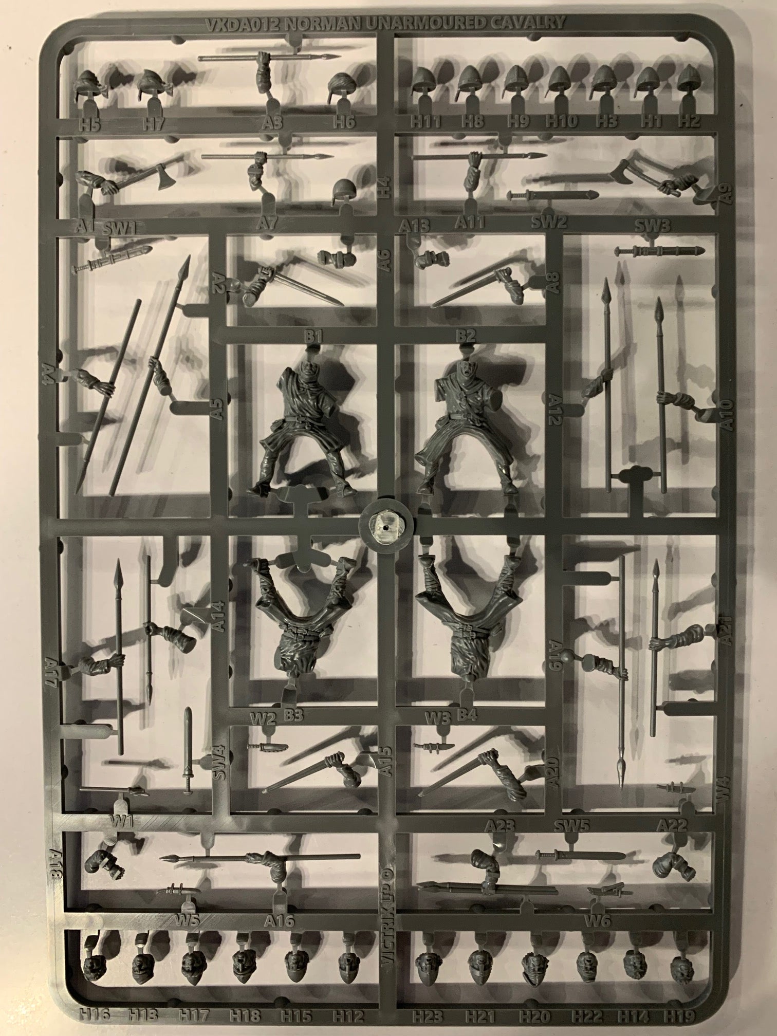 Victrix VXDA012 - Norman Unarmoured Cavalry sprue - Wargames Emporium