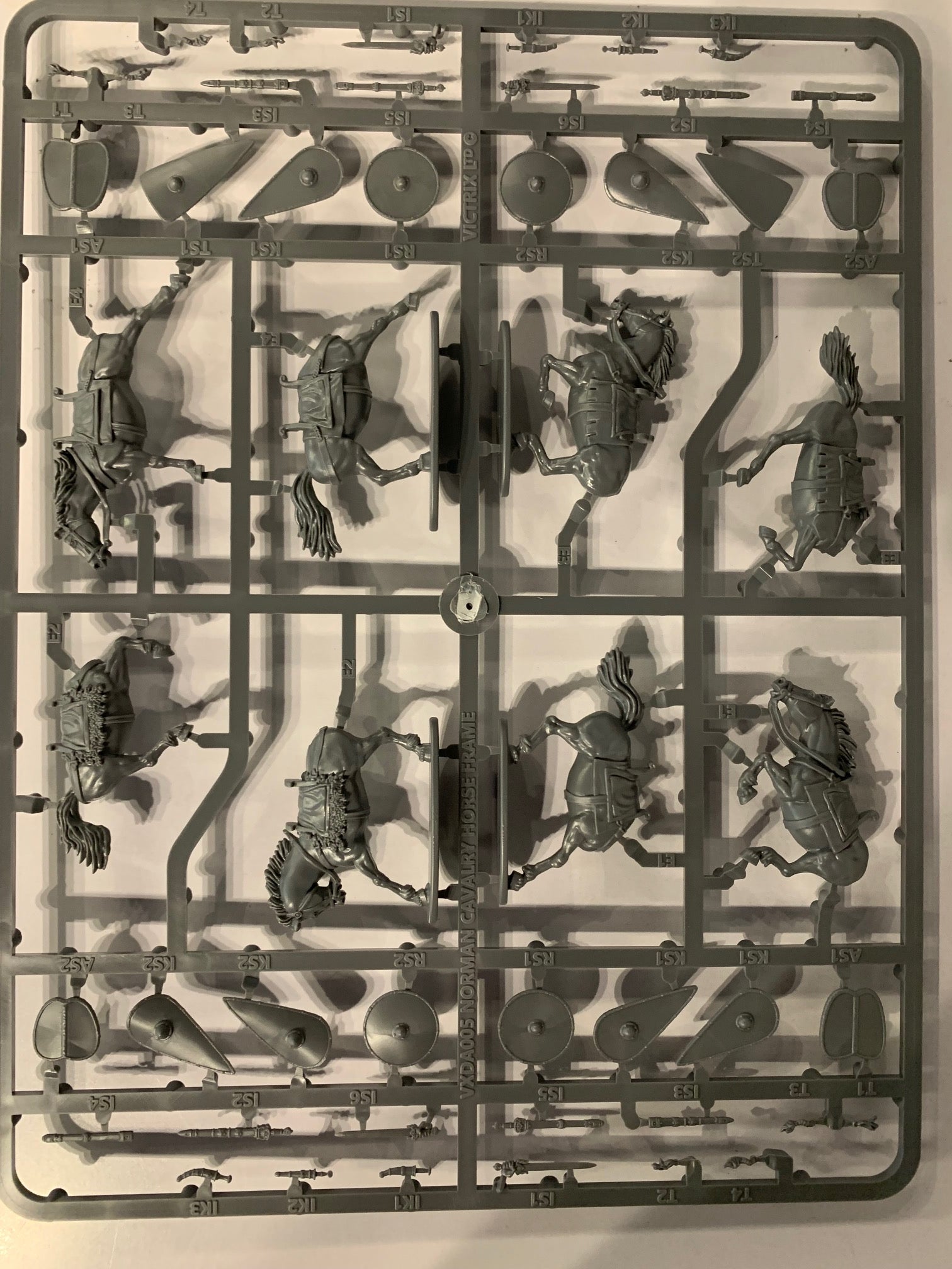 Victrix VXDA012 - Norman Unarmoured Cavalry sprue - Wargames Emporium