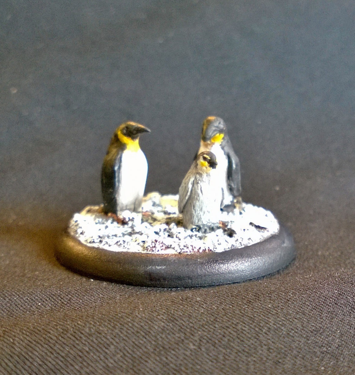 AA118 Penguin Family